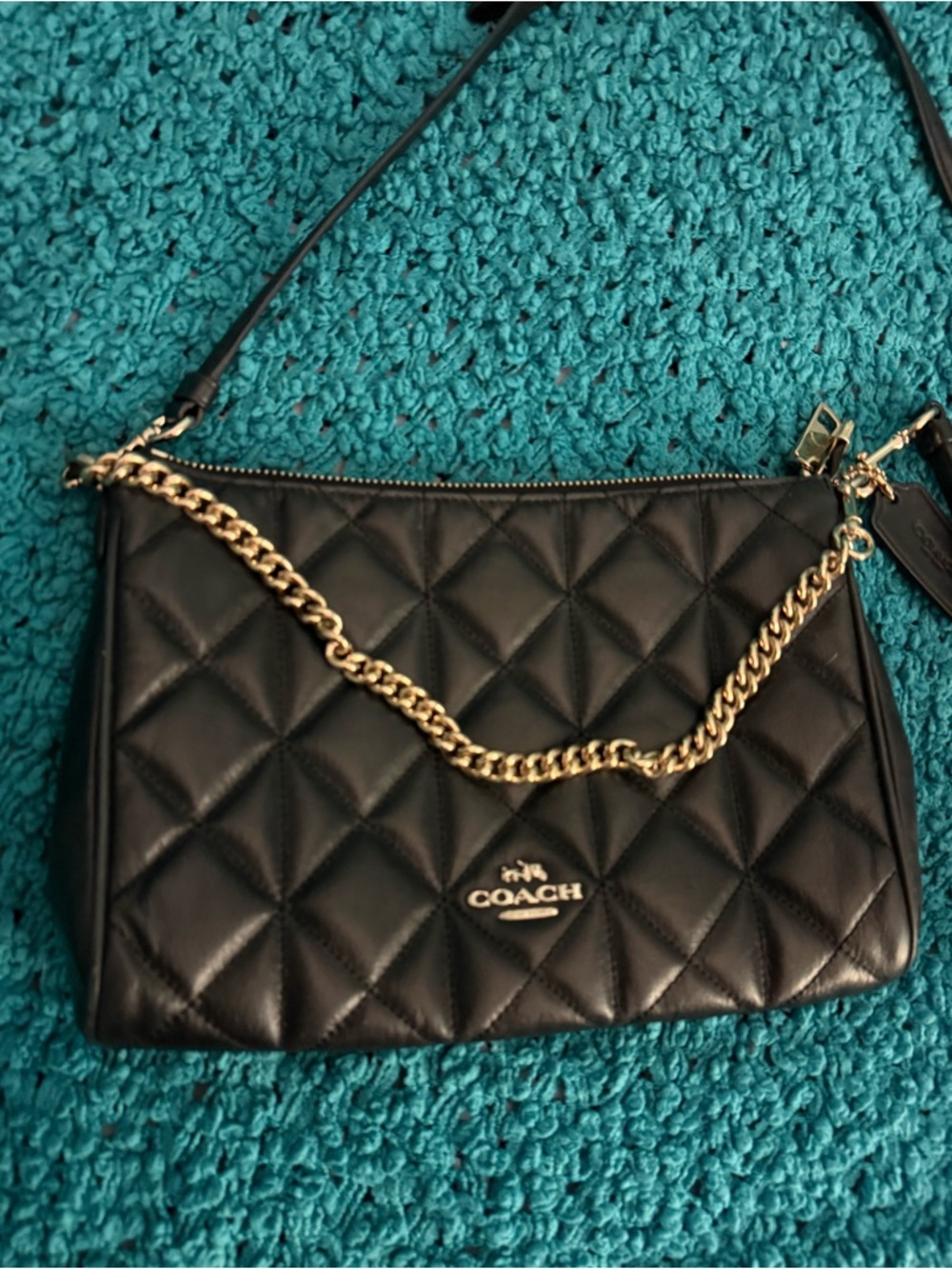 Coach Carrie black quilted crossbody chain purse like new - Picture 4 of 12